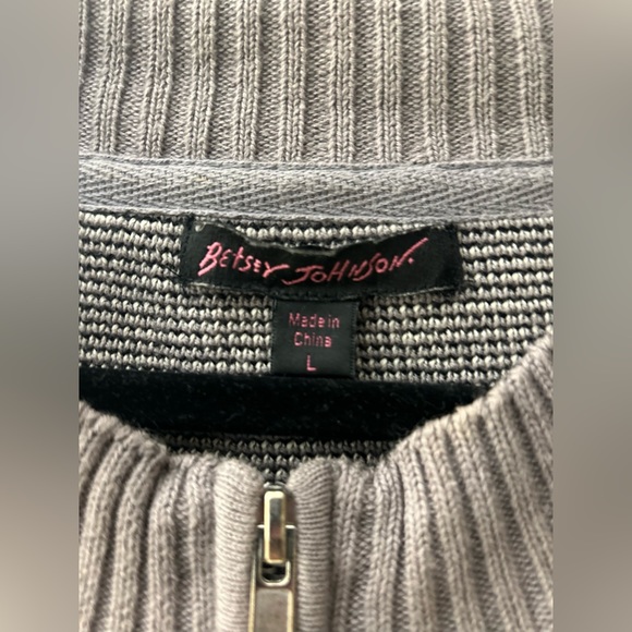 Betsey Johnson Crop Sweater - Picture 5 of 6